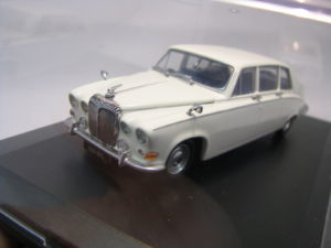 Daimler DS 420