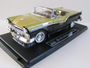 Ford Fairlane 500 Skyliner