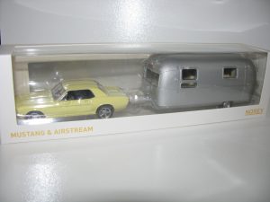 Ford Mustang&Airstream Caravan