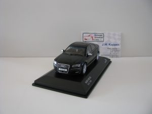 Audi S8 D3