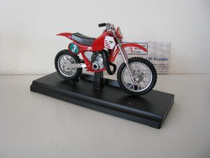 Honda CB250R